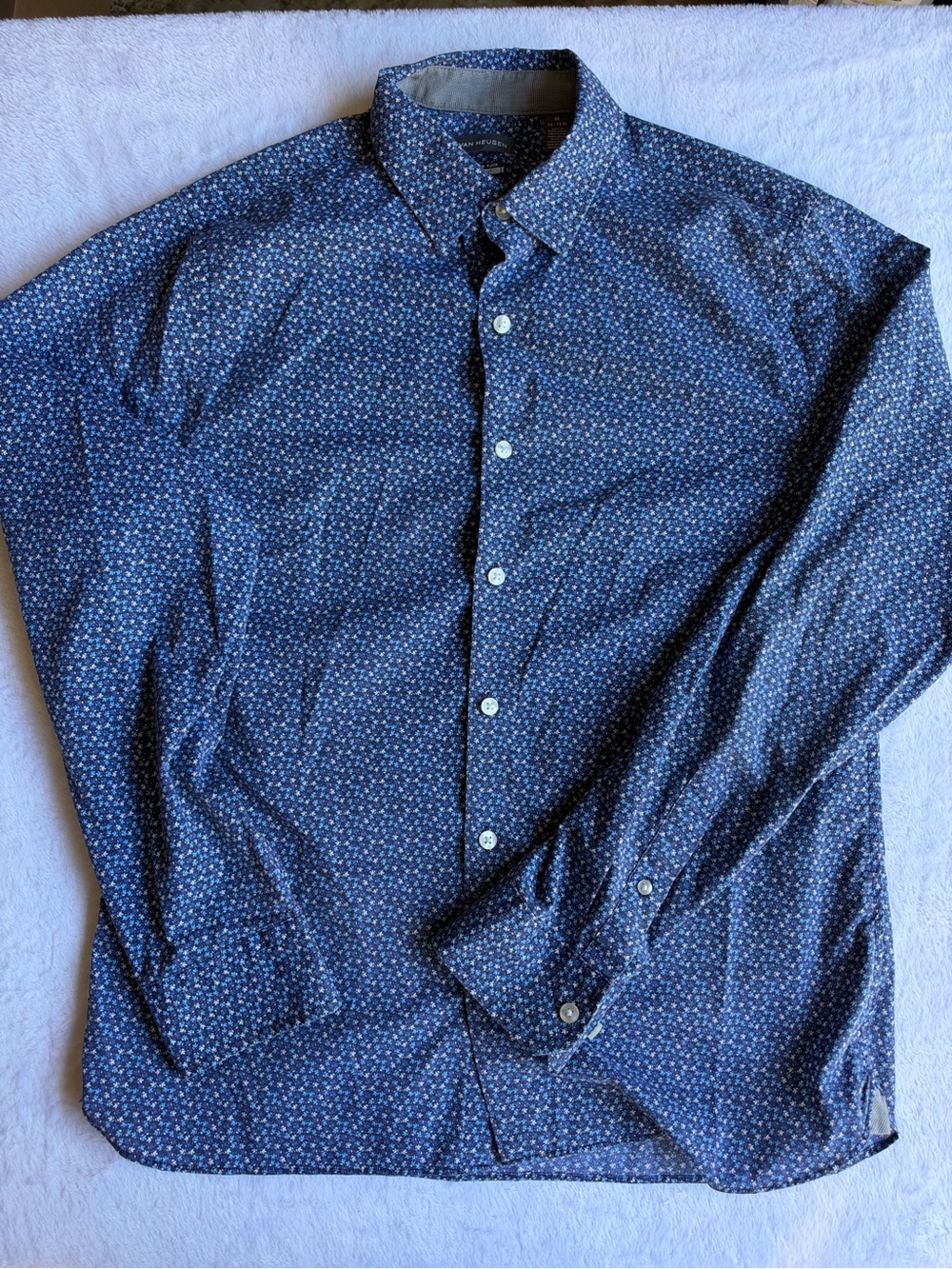 Van Heusen Dress Shirt Mens M 15-15.5 Slim Fit Never Tuck Blue Floral Leaf Print